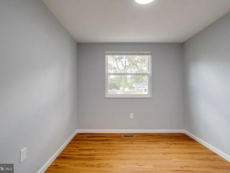 1359 Raleigh Dr — Photo 31