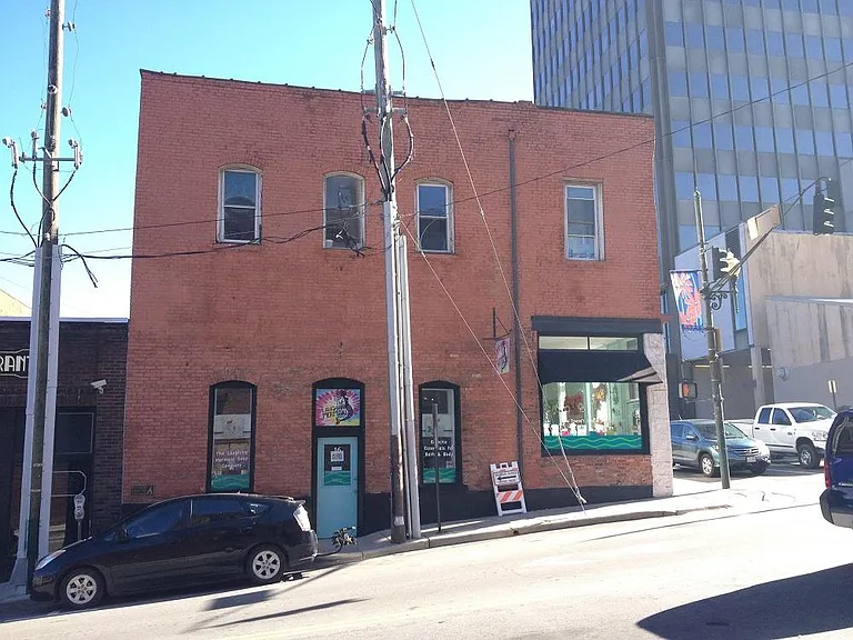 68 College St #B — Photo 26