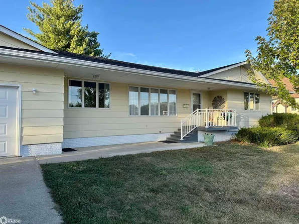 1303 Braden Ave, Chariton, IA 50049