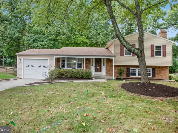 3085 Peachtree Ct, Woodbridge, VA 22192