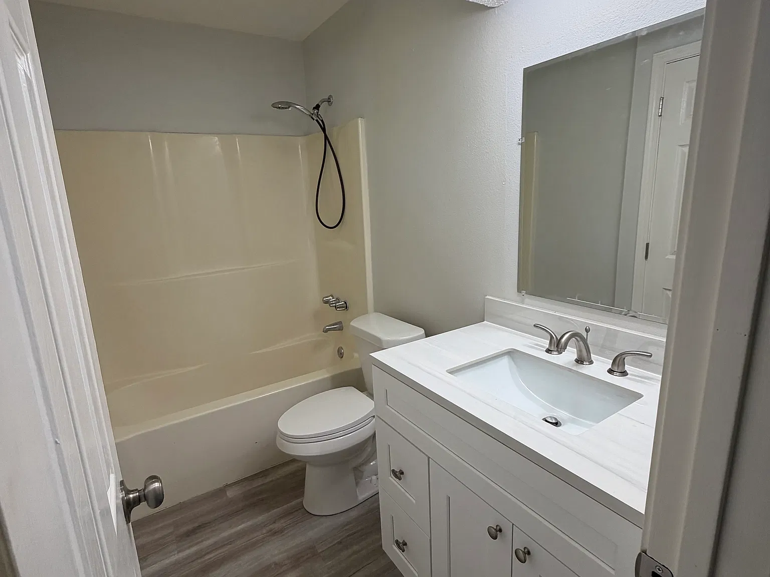 2 bed, 993 sqft, $1,500 — Photo 2