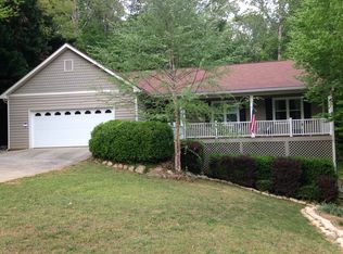 6616 Lake Run Dr, Flowery Branch, GA 30542