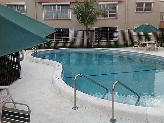4th image of 3861 NW 84th Ave APT 2C