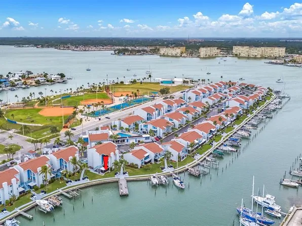 215 MEDALLION BOULEVARD #B, MADEIRA BEACH, FL 33708
