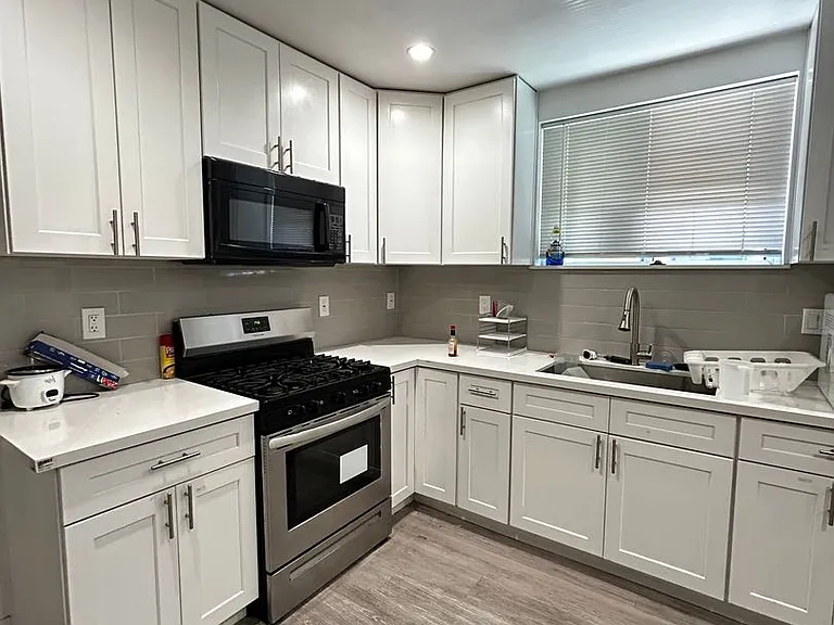 1571 W 37th Pl — Photo 13