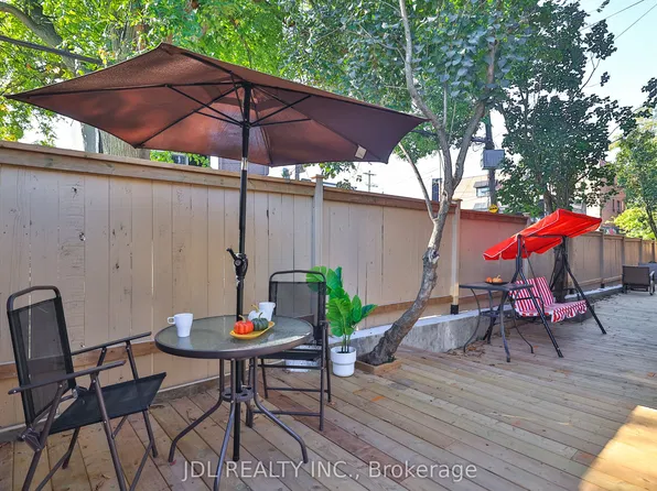 5 Sorauren Ave, Toronto, ON M6R 2C6