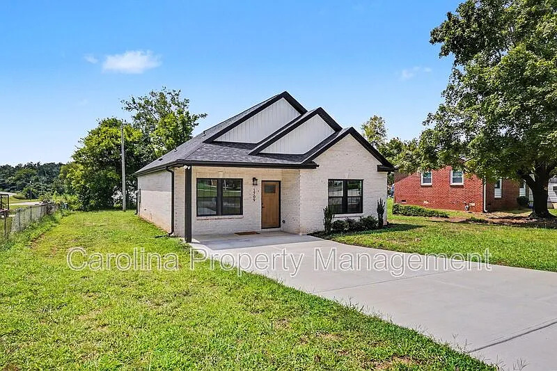 1709 College Plaza Blvd
