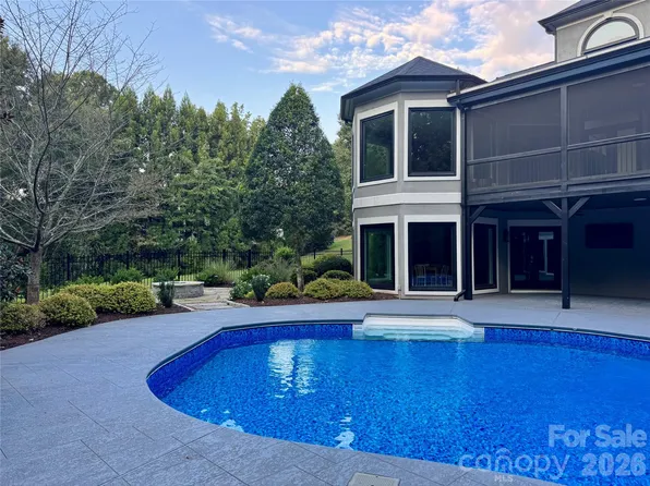 862 Kings Crossing Dr NW, Concord, NC 28027