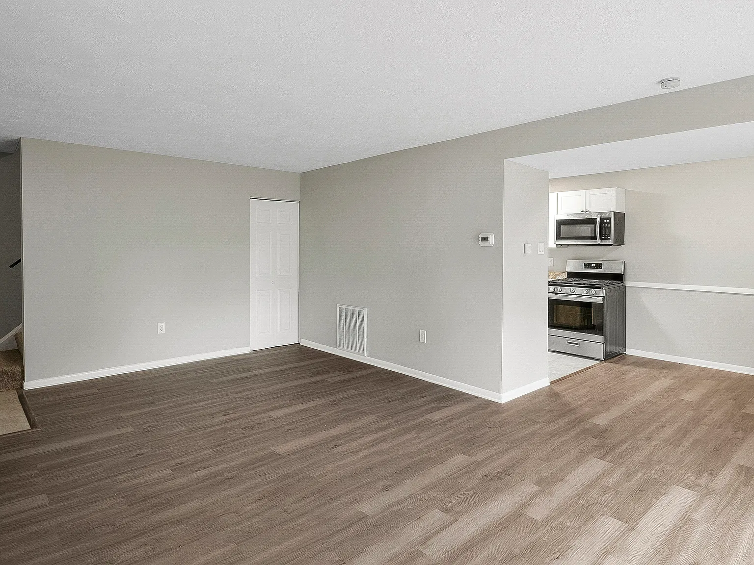 Living Dining Room Alt1