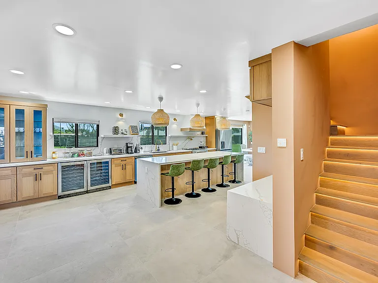 1080 River Dr — Photo 9