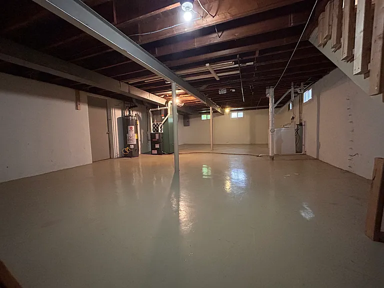 6125 Victoria Ave — Photo 14