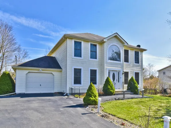 2340 Long Pond Rd, Long Pond, PA 18334