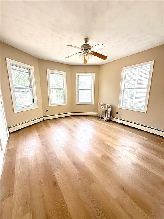 3 bed, 1.0 bath, 3432 sqft, $2,000 — Photo 2
