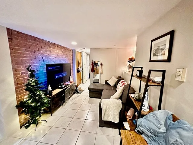 38A Charter St #9B — Photo 7