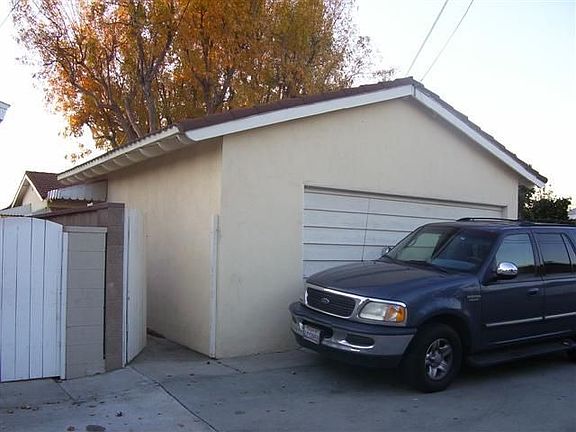 2 car detached garage