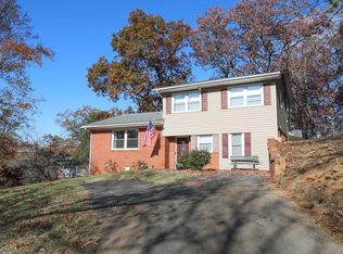 456 Mountain View Dr, Staunton, VA 24401
