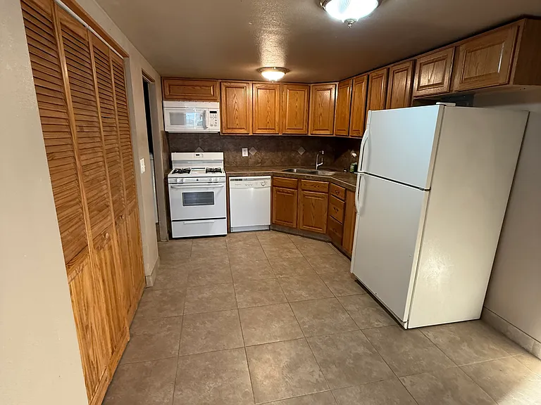 4805 Eisan Ave — Photo 6