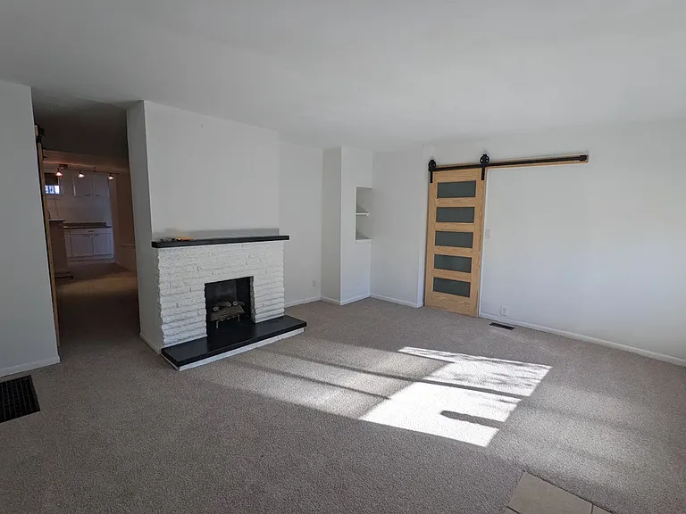 546 E. Jenkins Ave — Photo 4