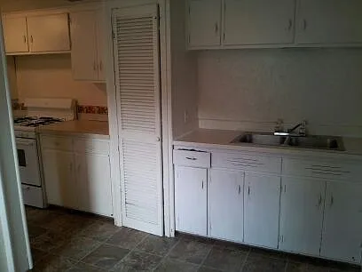 330 Howard Ave — Photo 35