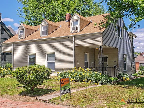 3rd image of 1006-1008 Houston St #1006