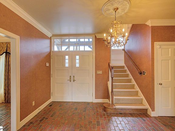 4th image of 21 Eagle Rock Rd