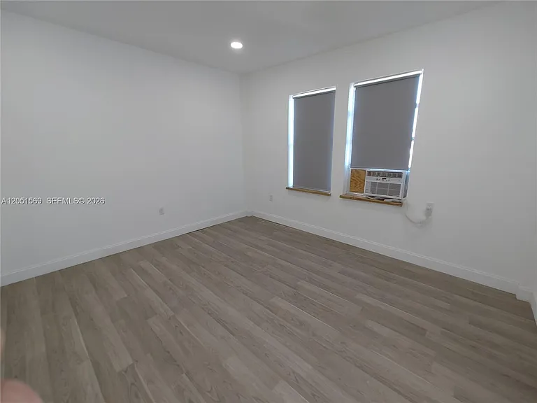 1629 SW 6th St #11 — Photo 15