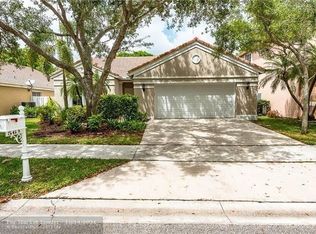 561 Slippery Rock Rd, Fort Lauderdale, FL 33327