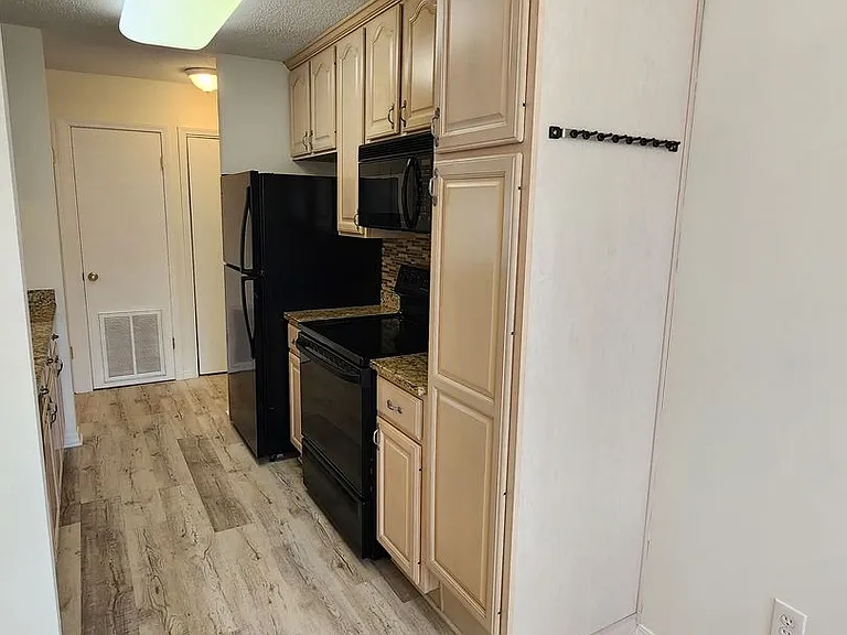 337 W 19th Ave #301 — Photo 10