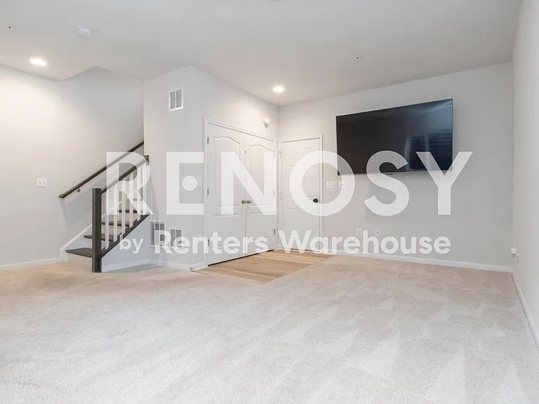1041 Flester Ln — Photo 23