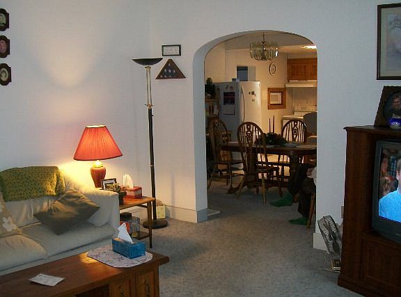 5th image of 429 Penn St