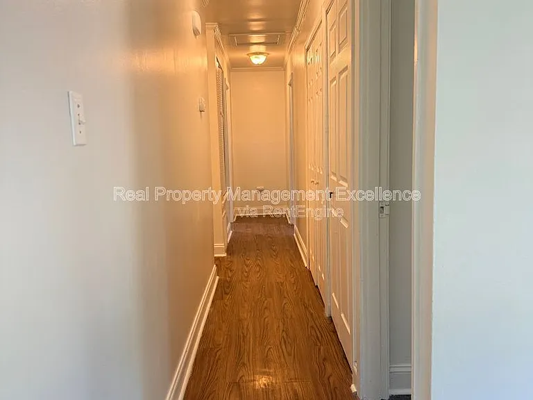 419 Walton St — Photo 12
