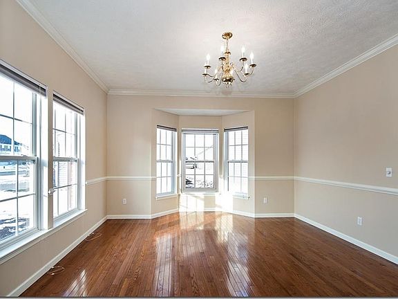 5th image of 585 Brookline Ct