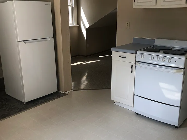 17 S Main St #4 — Photo 3