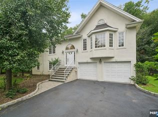 373 Piermont Rd, Cresskill, NJ 07626
