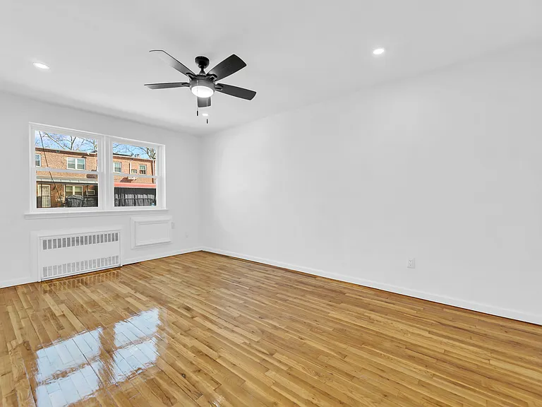 525 E 78th St #2 — Photo 2