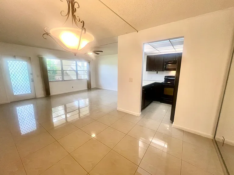 517 Mansfield M #517 — Photo 5