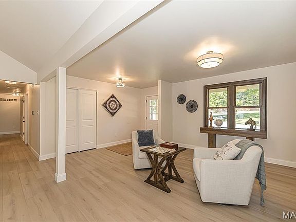 5th image of 1903 Farm Valley Dr