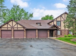 1752 Plymouth Ct APT C, Wheaton, IL 60189