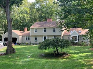 21 Grey Ledge Dr, Guilford, CT 06437