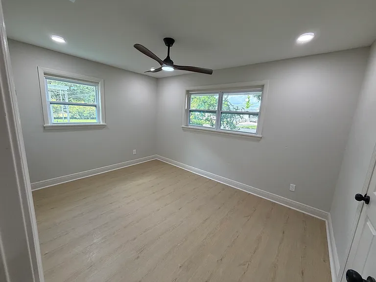 237 S Fairfax Dr — Photo 5