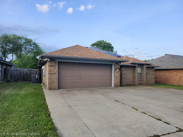 609 Betsy Ross Dr, Arlington, TX 76002