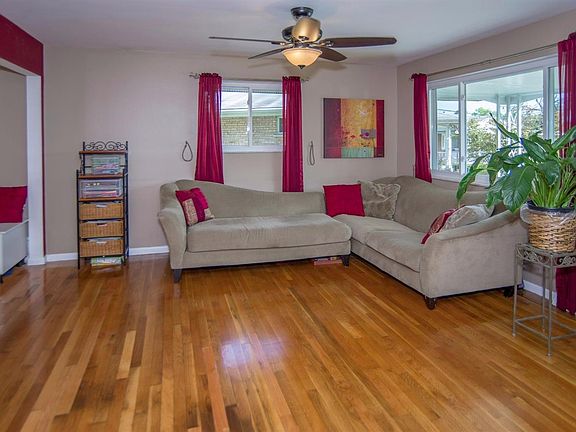 4th image of 299 Beechridge Dr