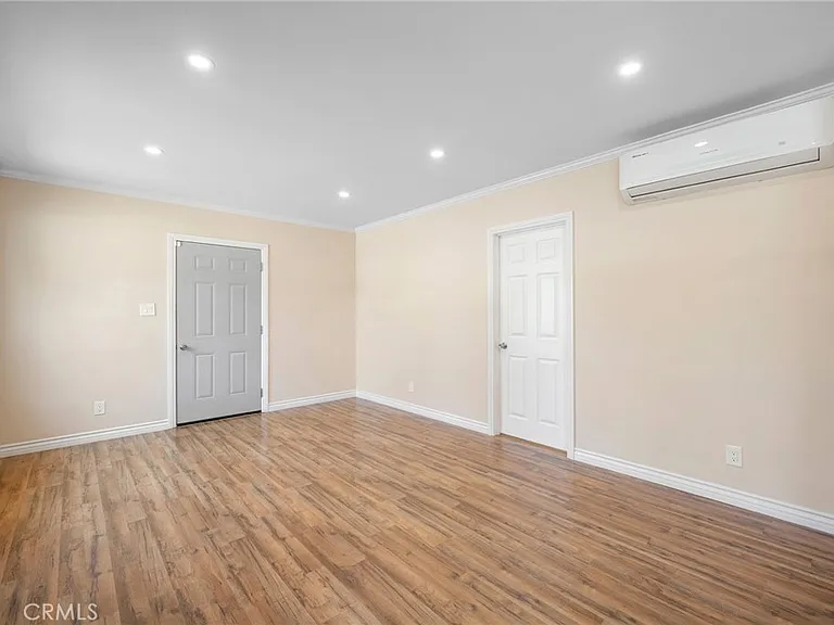528 Ivy St — Photo 6