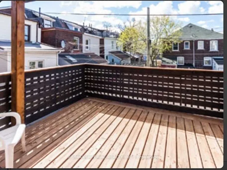714R Dufferin St — Photo 10