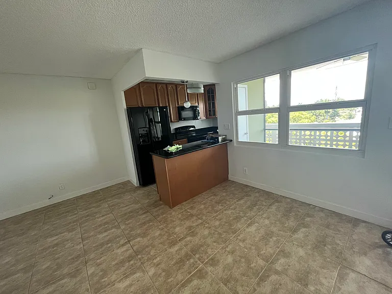 1425 Arthur St #503A — Photo 3