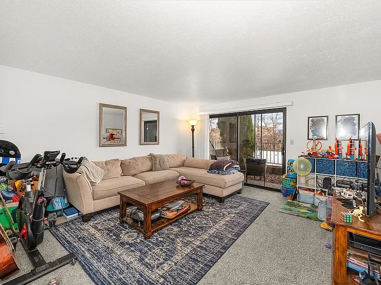 1630 E South Riverton Ave #7 — Photo 7