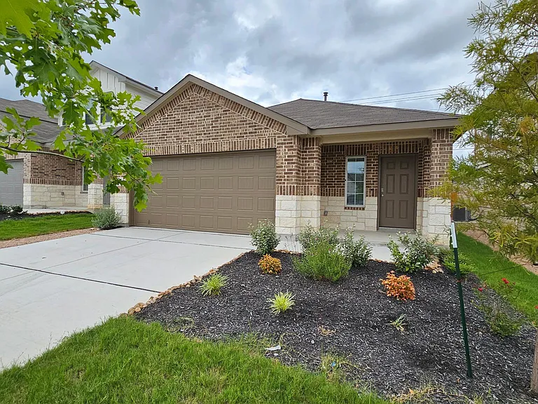 2825 Brogan Crk — Photo 2