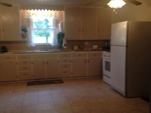 Large Kitchen and Cabinets