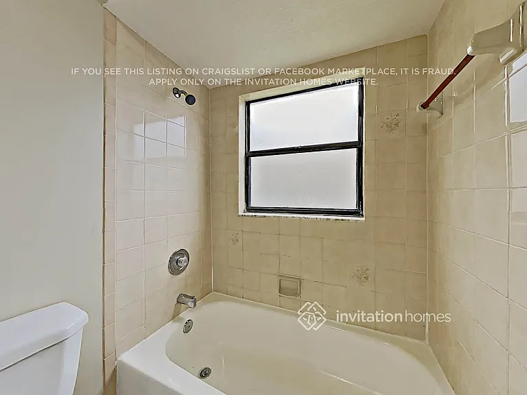 330 Woods Lake Dr — Photo 16