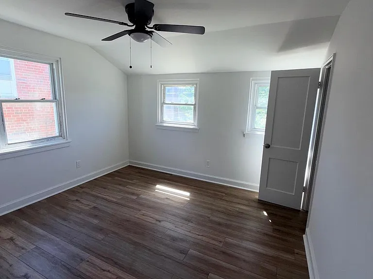608 Chaplin St SE — Photo 12